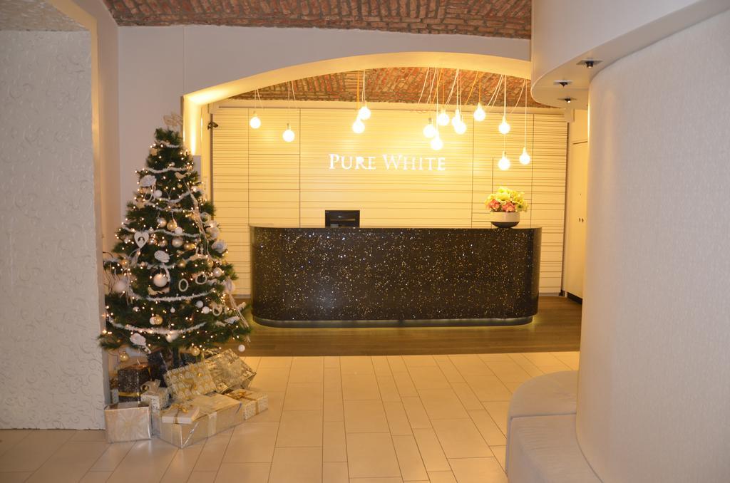 Pure White Hotel Praga Esterno foto